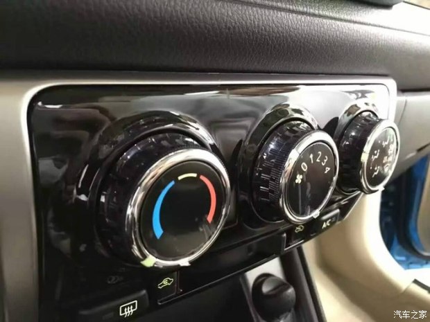 細節(jié)小改 曝新款YARiS L 致炫內(nèi)飾諜照