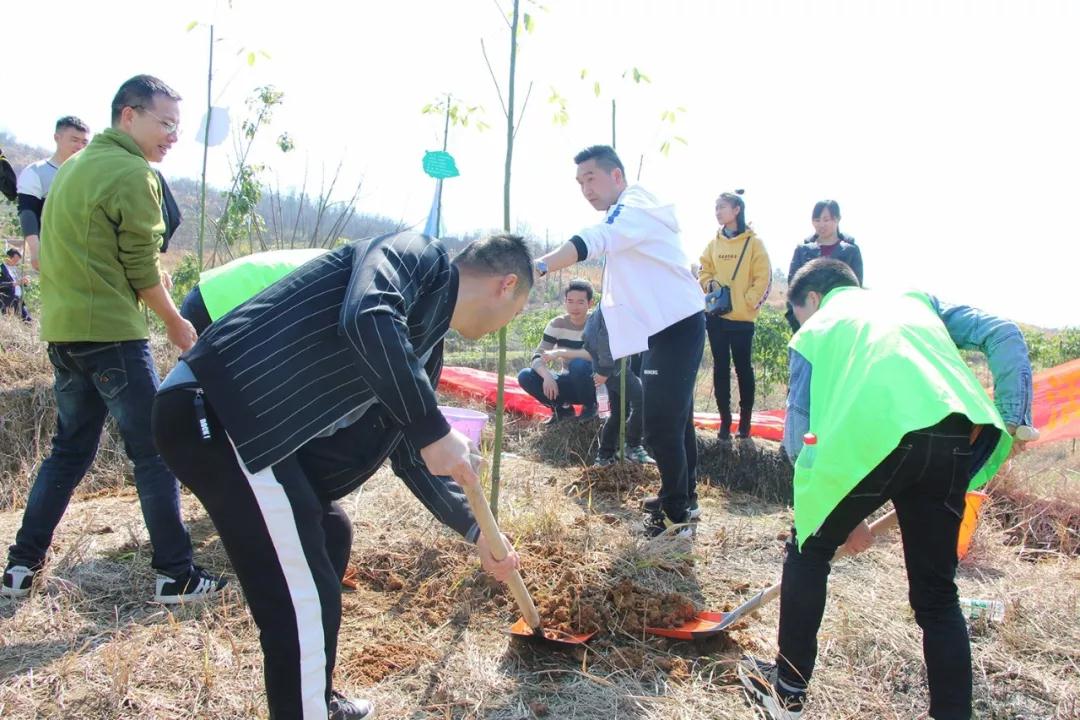 天嬌集團(tuán)開(kāi)展義務(wù)植樹活動(dòng)