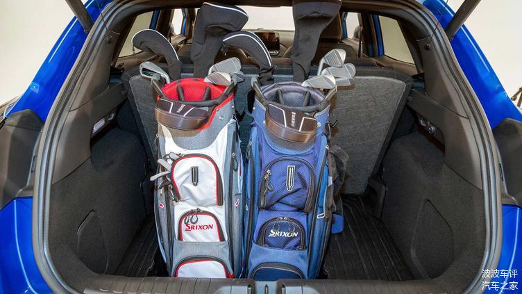 福特發(fā)布PUMA小型SUV官圖，歐式風(fēng)格，造型很有柔和感