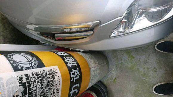 停車不敢停得靠前，那是你不知道這個(gè)竅門