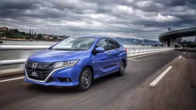 春光明媚，有輛競?cè)穑℅IENIA）更能從容自在